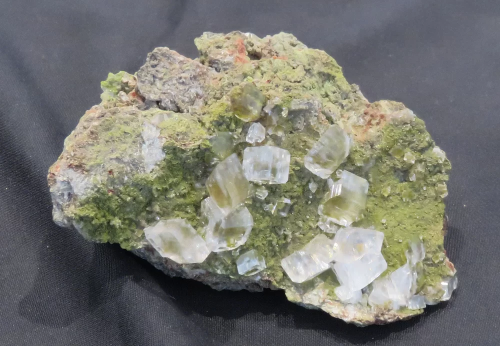 Calcite on Duftite